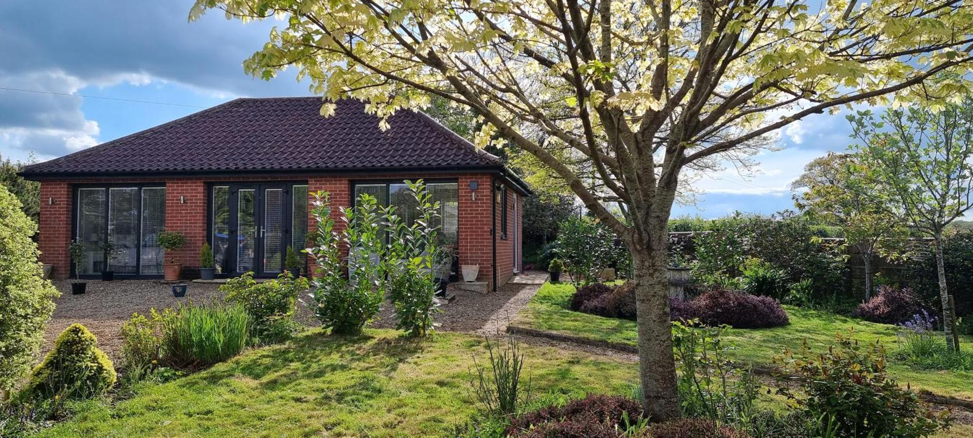 Begonia Cottage Briston Екстериор снимка